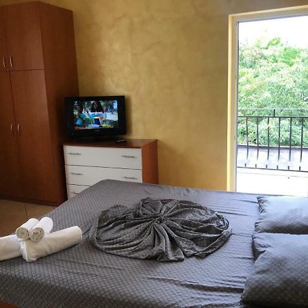 Ferienwohnung Dormi Oradea Exterior foto