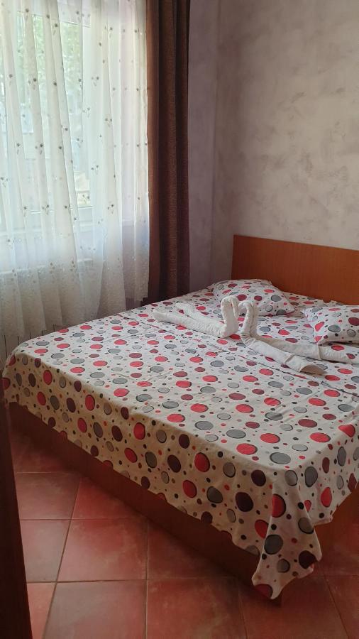 Ferienwohnung Dormi Oradea Exterior foto