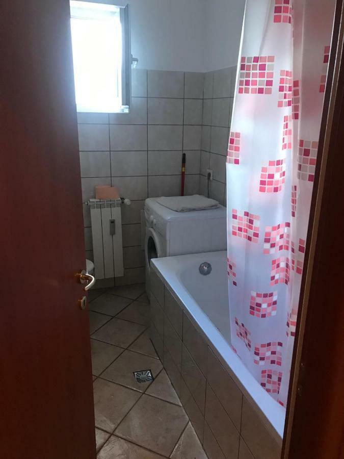 Ferienwohnung Dormi Oradea Exterior foto
